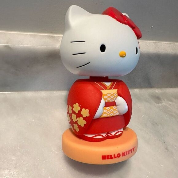 Vintage Hello Kitty Kimono Sanrio Vinyl Bobble Head Doll Figurine - Picture 2 of 5